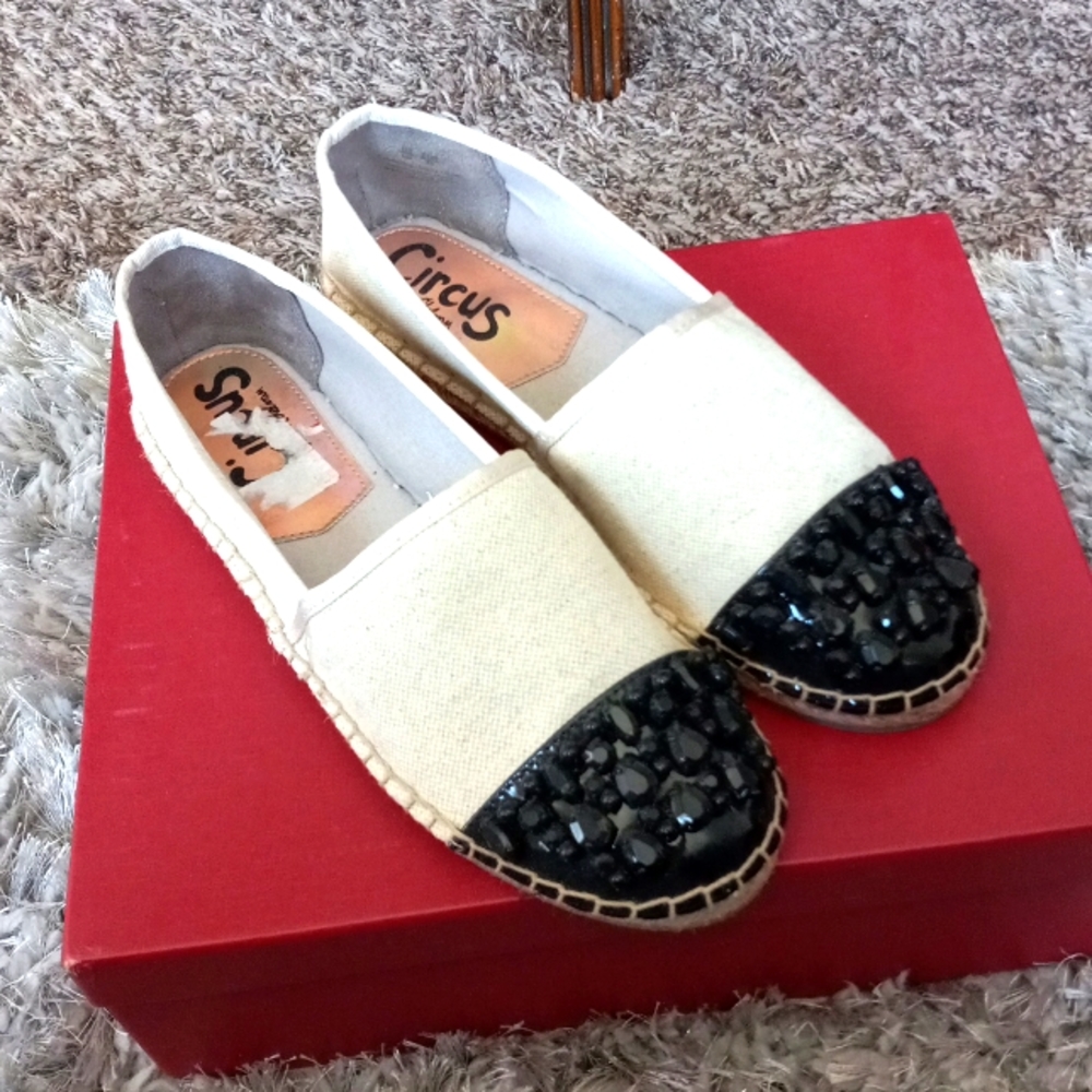 Linen Flats
